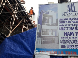 Công ty Nam Trí đảm bảo tiến độ xây dựng nhà lầu cho khách hàng .