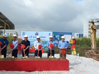 Công ty Nam Trí triển khai dự án xây dựng nhà phố tại khu vực ven biển.